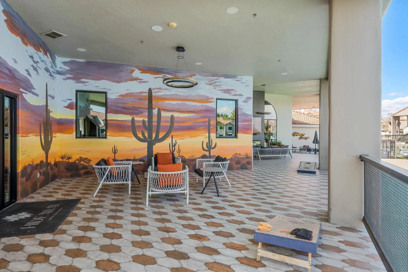 Snug 2Br-Pool, Yoga Rm, Gym, Cabanas, Bbq,Prkng Scottsdale