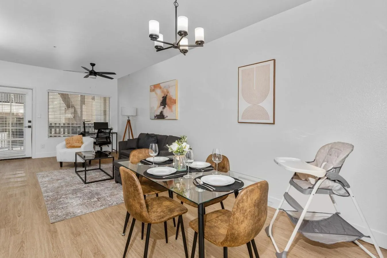 Snug 2Br-Pool, Yoga Rm, Gym, Cabanas, Bbq,Prkng Scottsdale